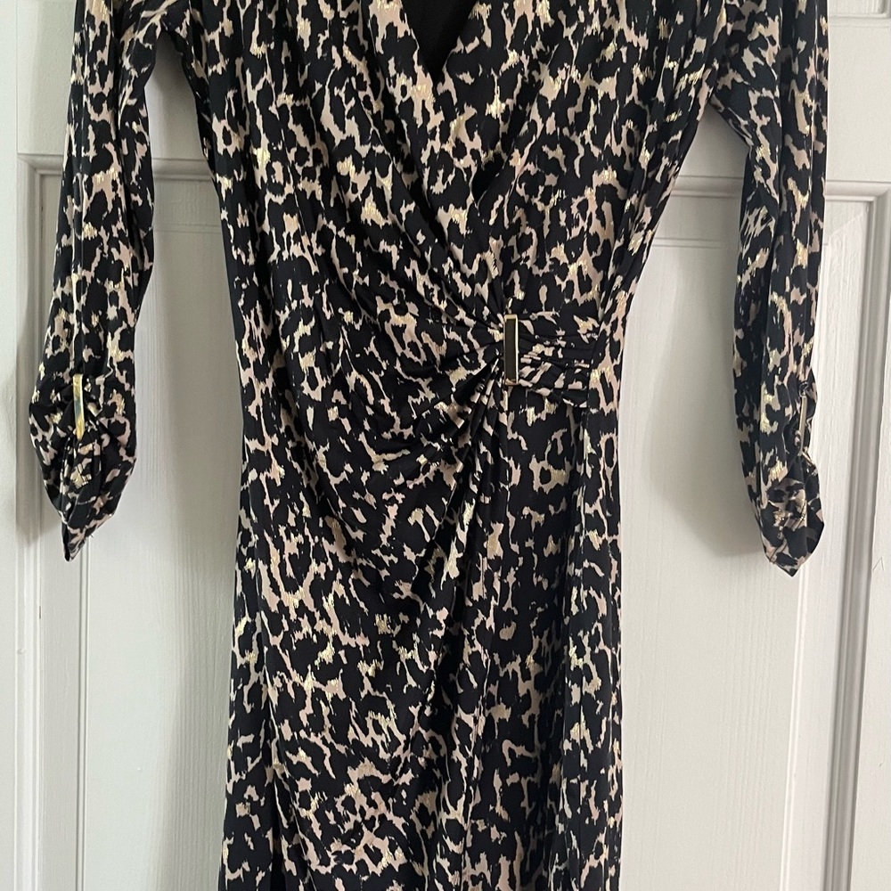 Cache Wrap Dress - Picture 3 of 9